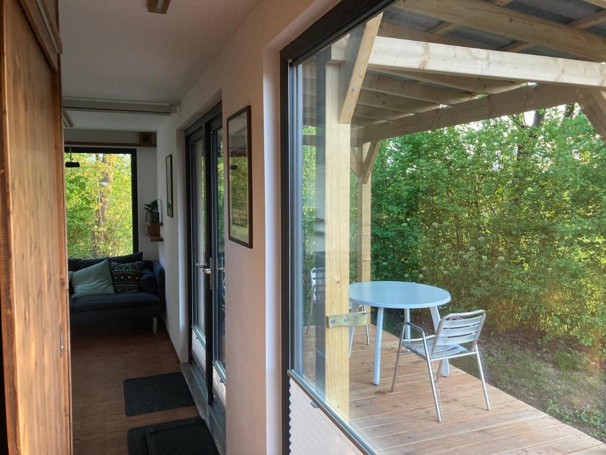 Tiny House Im Seecontainer Mit Parkplatz, Glasfaser, Netflix, Veranda Und Gehobener Ausstattung コーブルク エクステリア 写真
